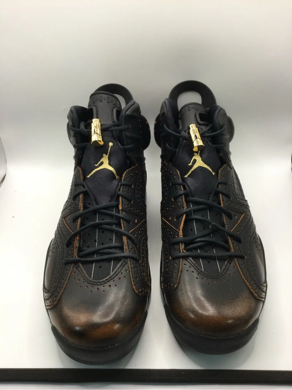 Jordan Men's Black Sneakers with Gold Jumpman